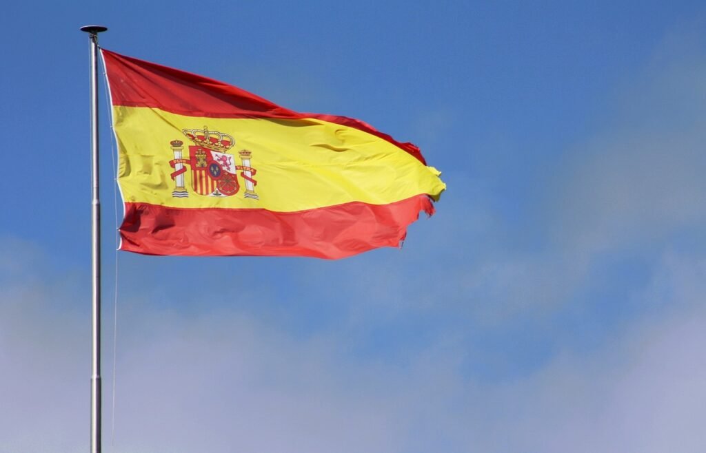 flag, spain, mast-1273682.jpg