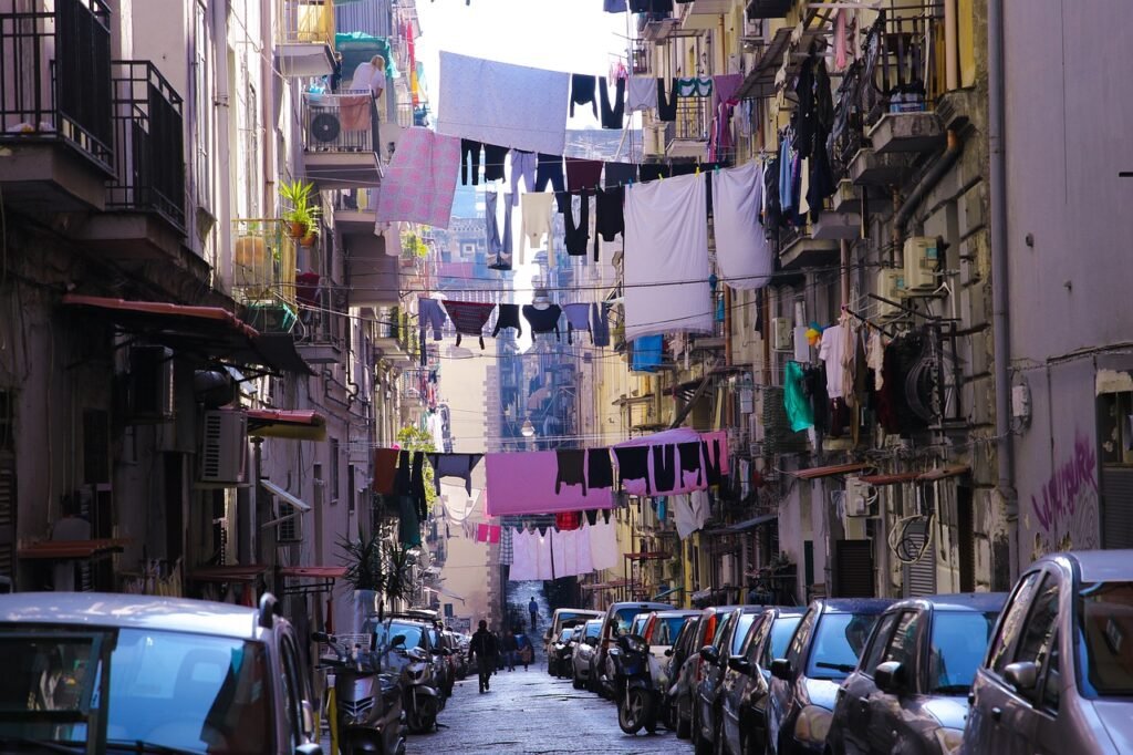 naples, italy, laundry-4816473.jpg