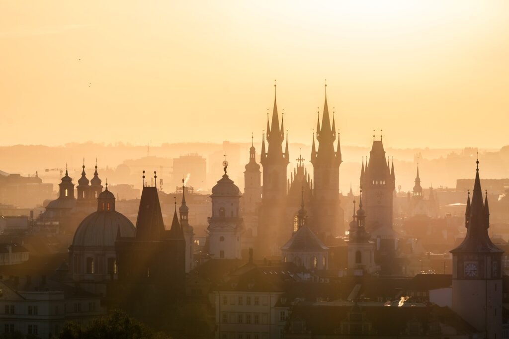 prague, buildings, sunrise-5405649.jpg