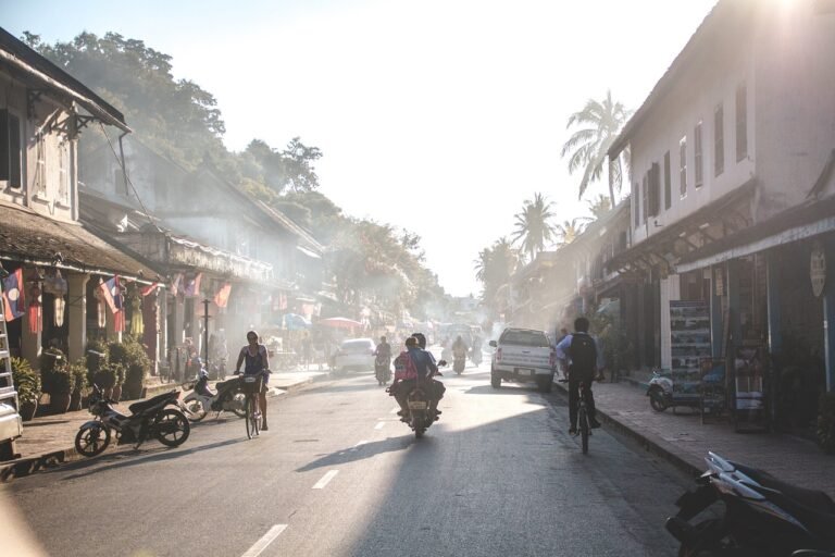 road, luang prabang, street-4878453.jpg